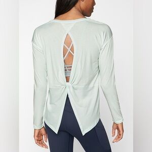 Athleta Essence Twist Long Sleeve Top In Spring Mint Size XS